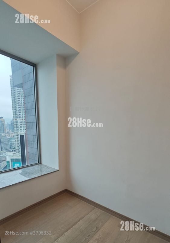 Park One Sell 3 Bedrooms , 1 Bathroom 418 ft²