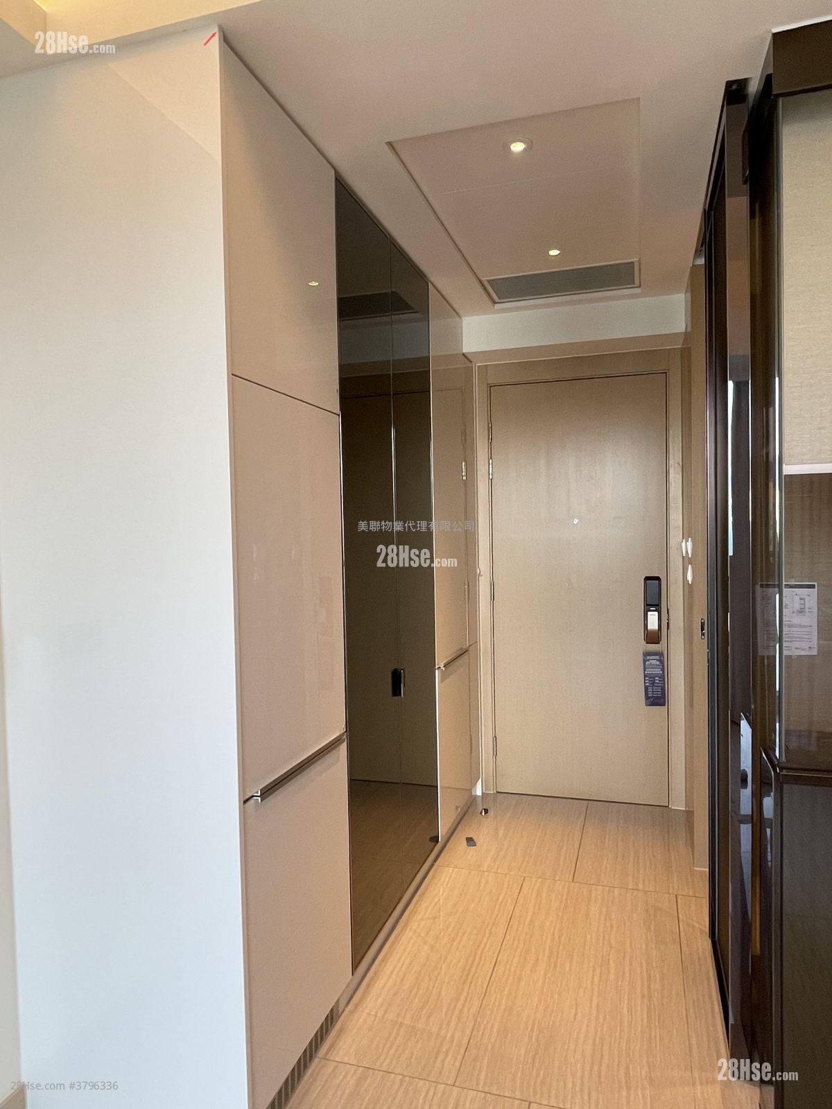 Cullinan West Rental 1 Bedroom , 1 Bathroom 350 ft²