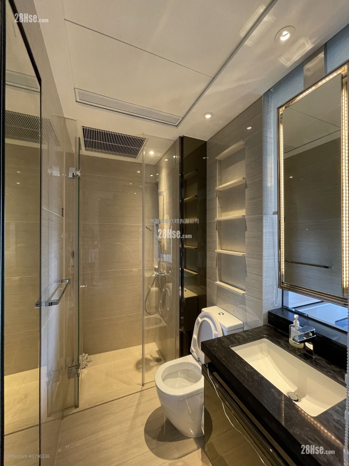 Cullinan West Rental 1 Bedroom , 1 Bathroom 350 ft²