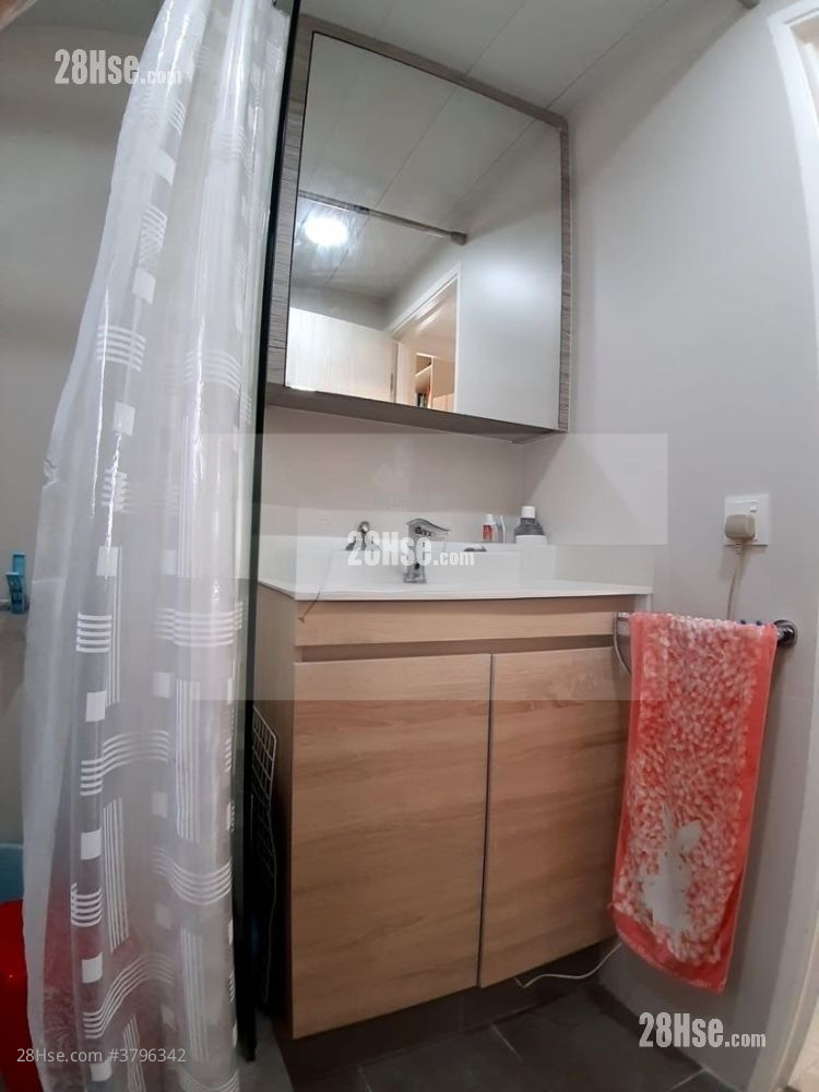 Li Chit Garden Sell 2 Bedrooms , 1 Bathroom 397 ft²