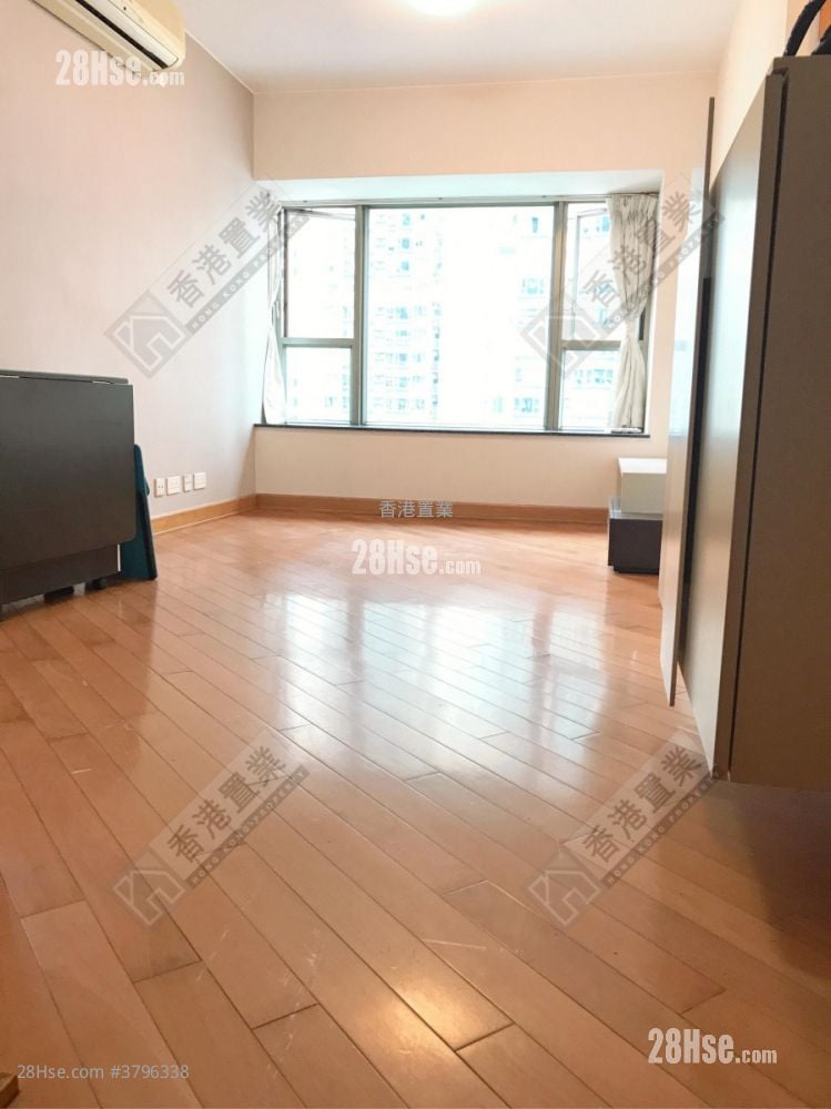 Park Central Sell 2 Bedrooms , 1 Bathroom 465 ft²