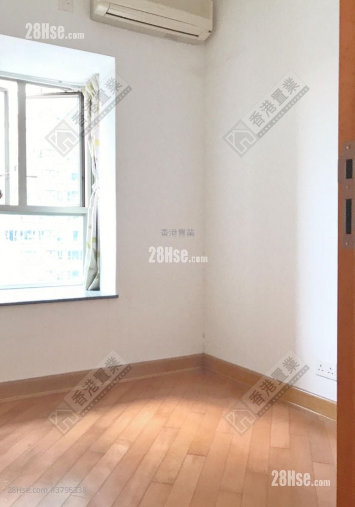Park Central Sell 2 Bedrooms , 1 Bathroom 465 ft²