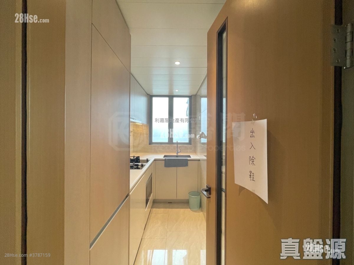 Malibu Sell 3 Bedrooms 660 ft²