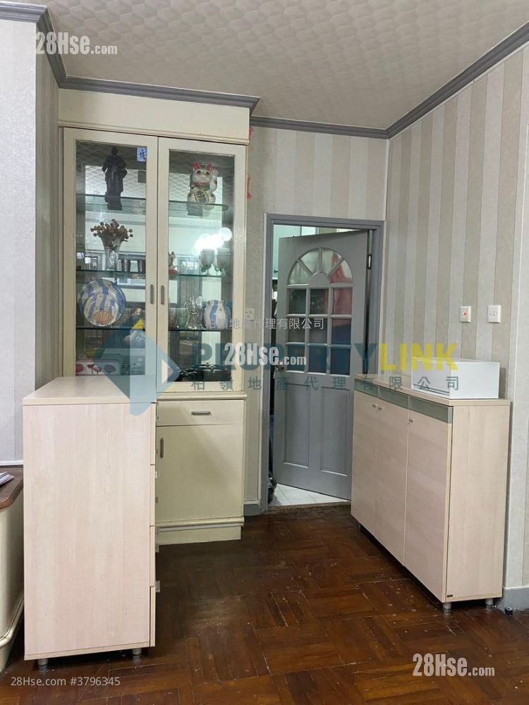 Cameo Court Sell 2 Bedrooms , 1 Bathroom 520 ft²