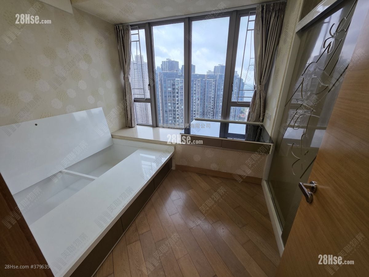 The Wings Rental 4 Bedrooms , 2 Bathrooms 862 ft²