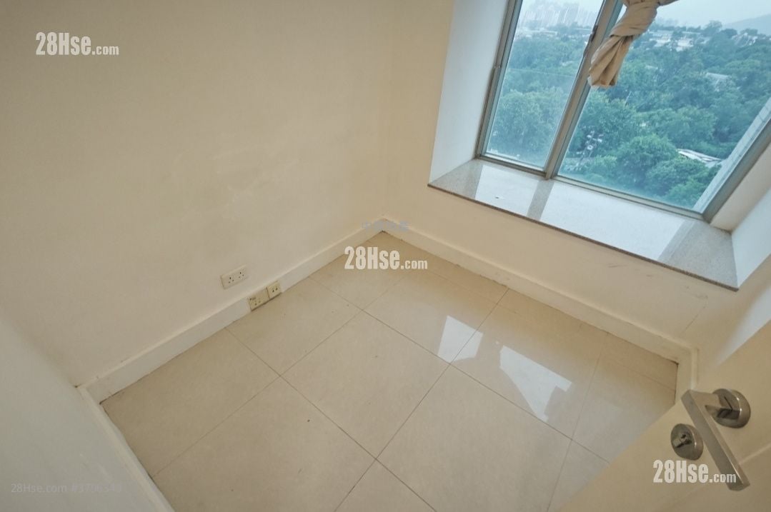 Uptown Sell 3 Bedrooms 764 ft²