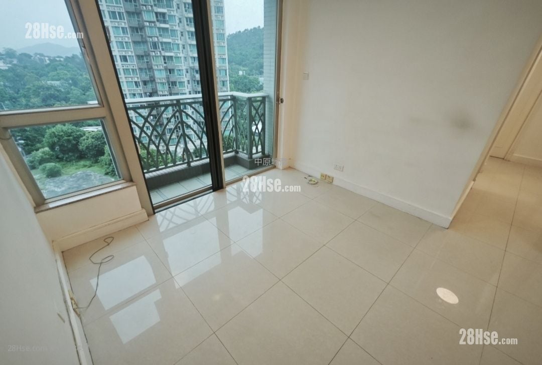 Uptown Sell 3 Bedrooms 764 ft²