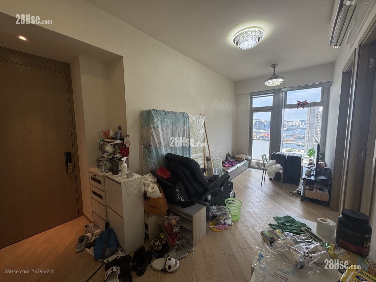 City Hub Sell 2 Bedrooms , 1 Bathroom 536 ft²