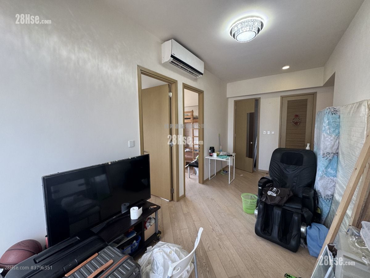 City Hub Sell 2 Bedrooms , 1 Bathroom 536 ft²