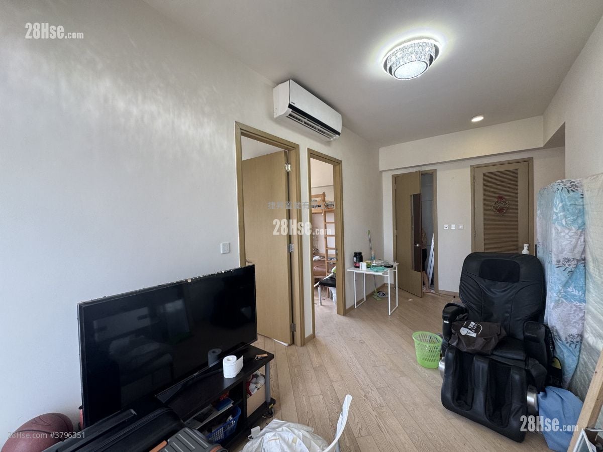 City Hub Sell 2 Bedrooms , 1 Bathroom 536 ft²