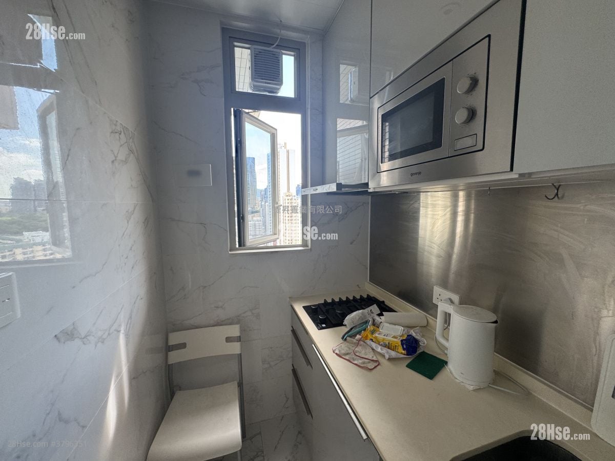 City Hub Sell 2 Bedrooms , 1 Bathroom 536 ft²