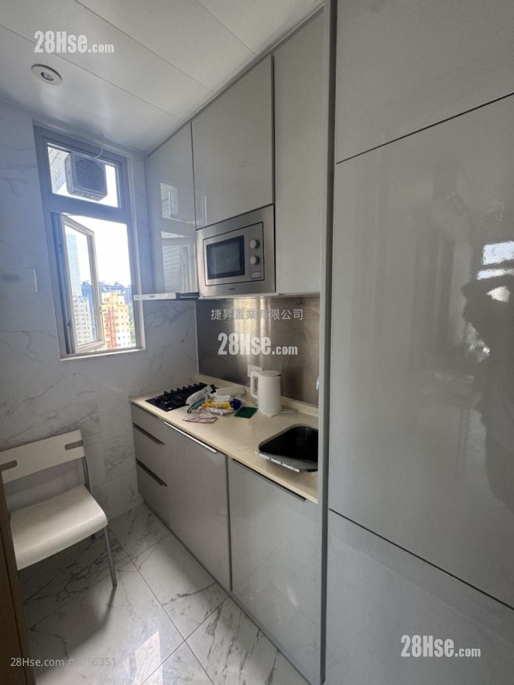 City Hub Sell 2 Bedrooms , 1 Bathroom 536 ft²