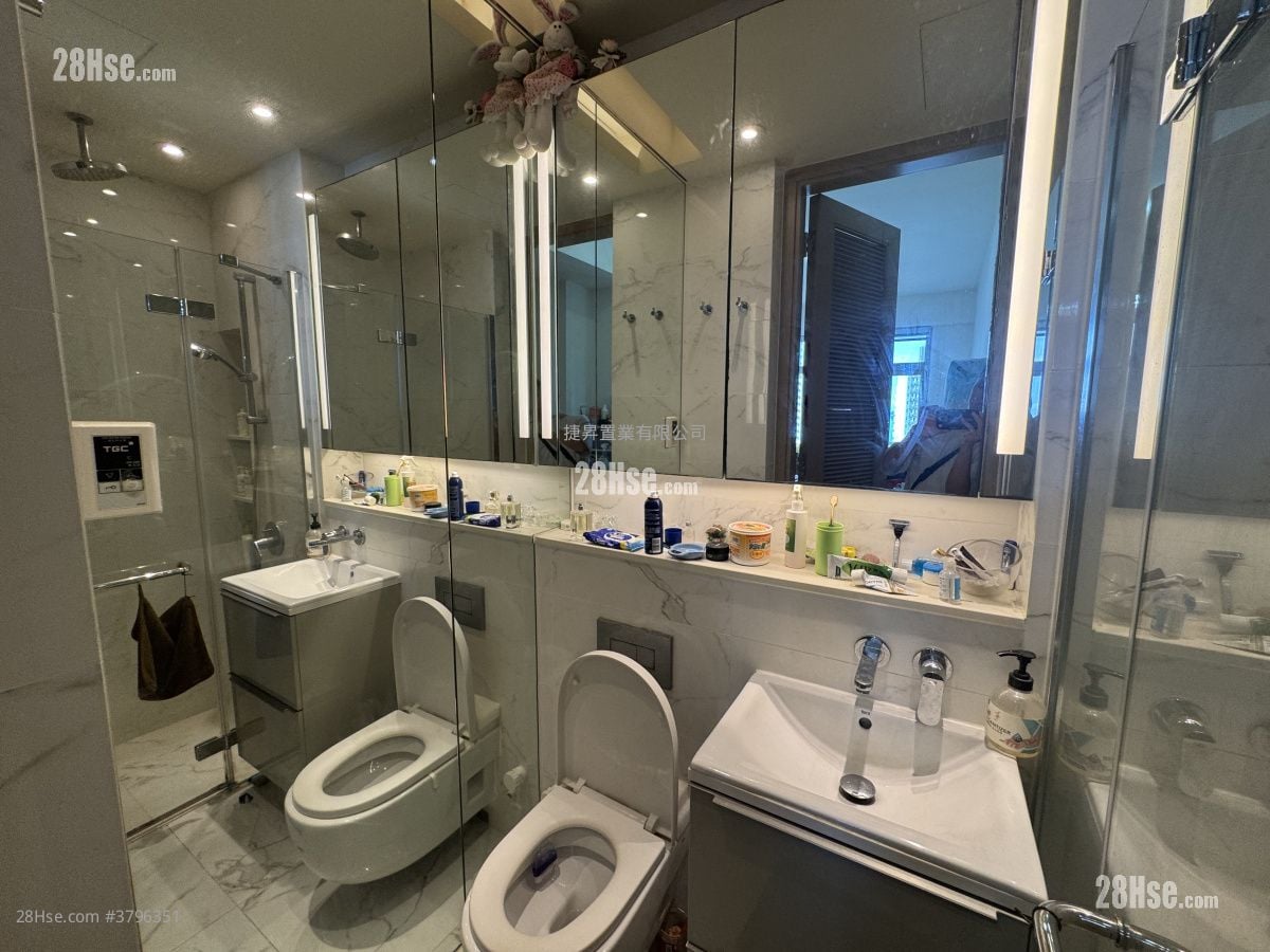 City Hub Sell 2 Bedrooms , 1 Bathroom 536 ft²