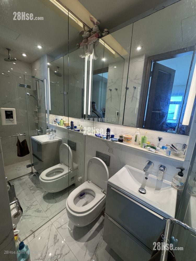 City Hub Sell 2 Bedrooms , 1 Bathroom 536 ft²