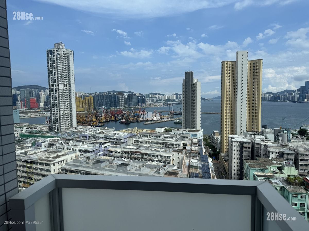 City Hub Sell 2 Bedrooms , 1 Bathroom 536 ft²