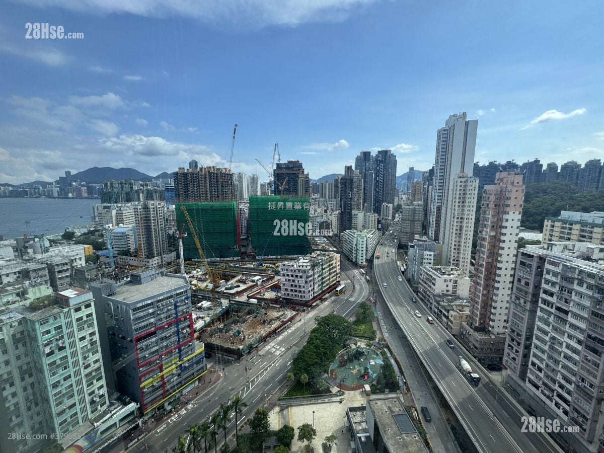 City Hub Sell 2 Bedrooms , 1 Bathroom 536 ft²