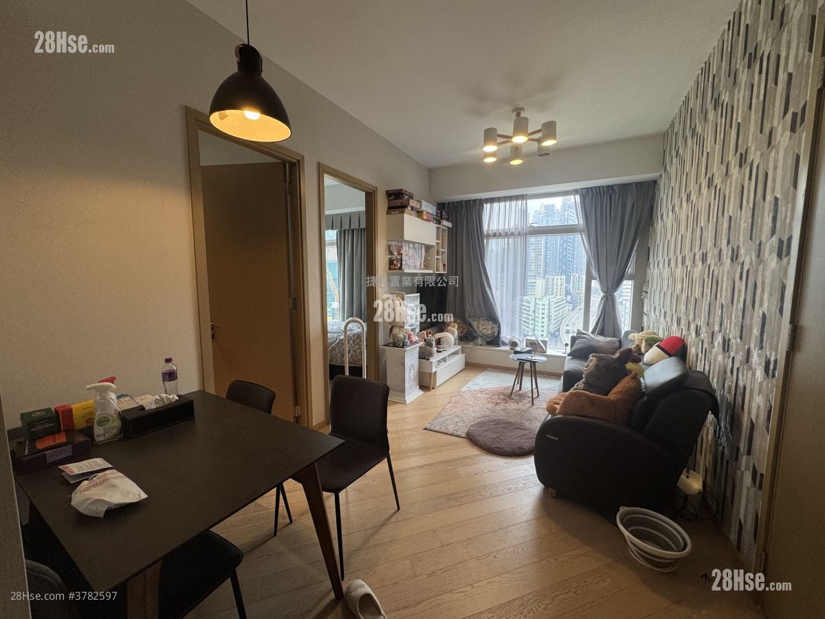 City Hub Sell 2 Bedrooms , 1 Bathroom 510 ft²