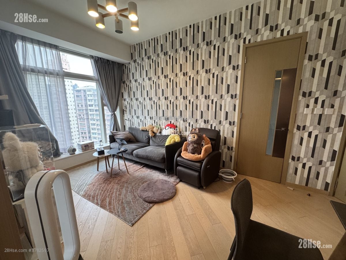 City Hub Sell 2 Bedrooms , 1 Bathroom 510 ft²