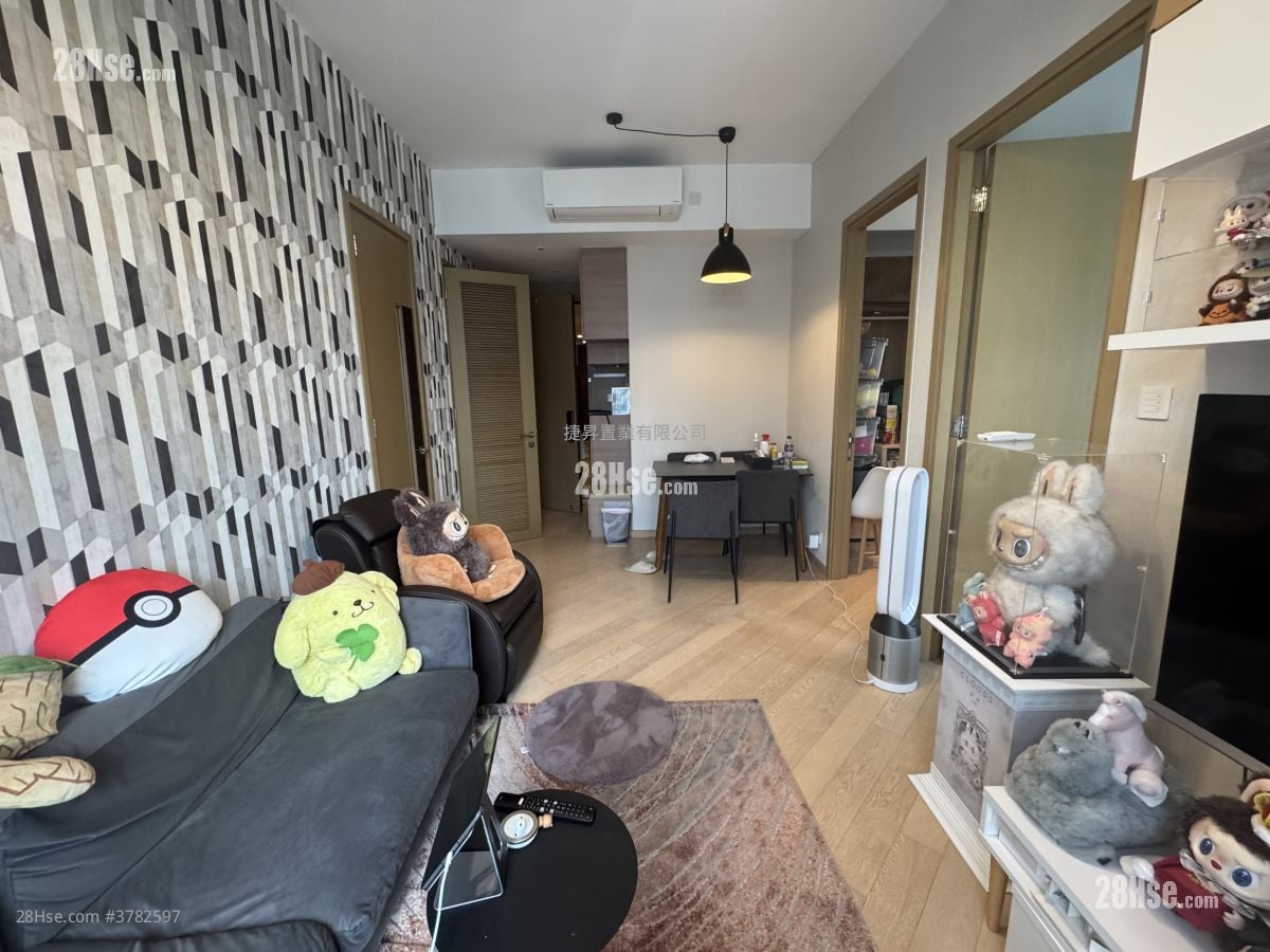 City Hub Sell 2 Bedrooms , 1 Bathroom 510 ft²