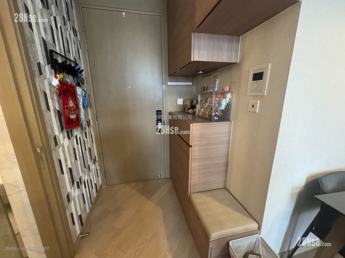 City Hub Sell 2 Bedrooms , 1 Bathroom 510 ft²