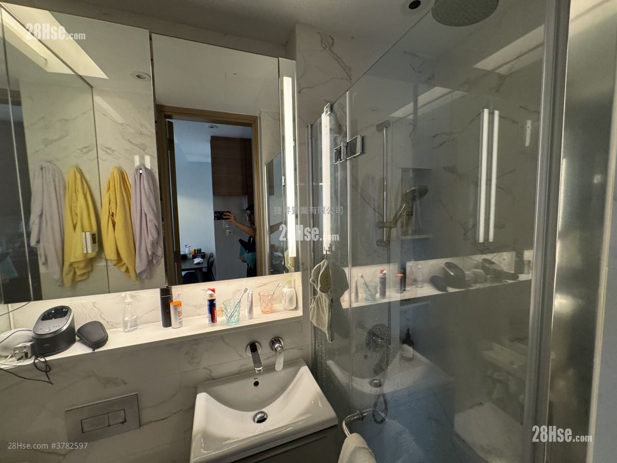 City Hub Sell 2 Bedrooms , 1 Bathroom 510 ft²