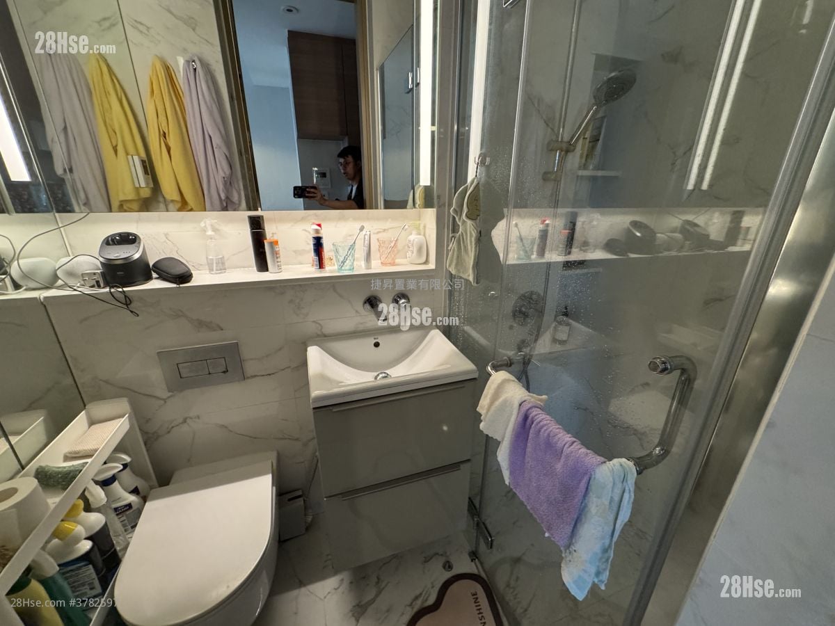 City Hub Sell 2 Bedrooms , 1 Bathroom 510 ft²