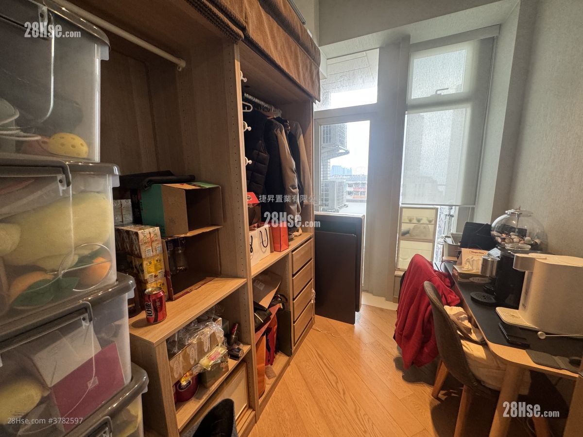 City Hub Sell 2 Bedrooms , 1 Bathroom 510 ft²