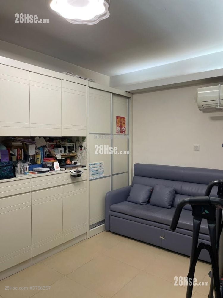 Ample Building Sell 2 Bedrooms , 1 Bathroom 452 ft²