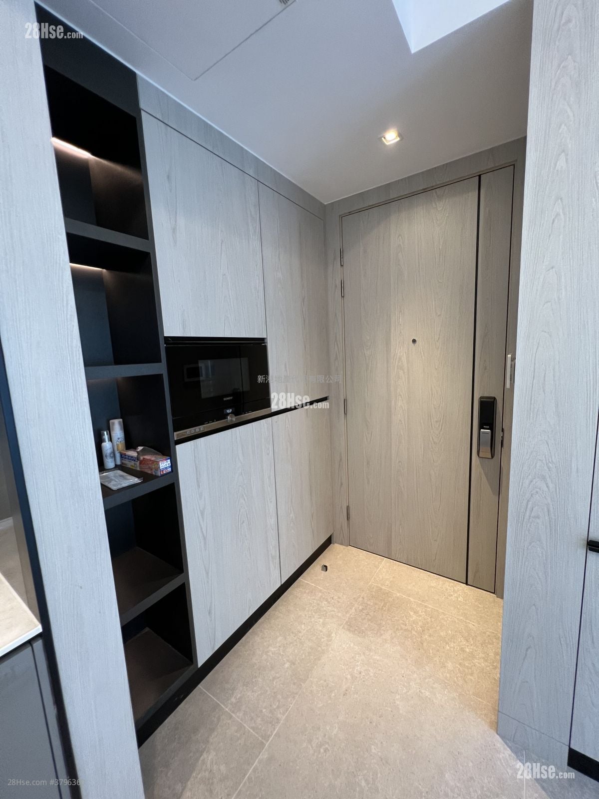 Downtown 38 售盘 2 房 , 1 浴室 414 平方尺