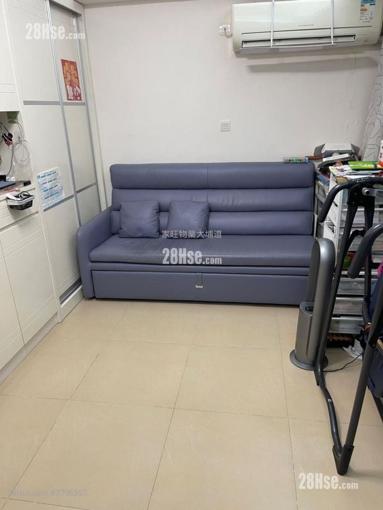 Ample Building Sell 2 Bedrooms , 1 Bathroom 452 ft²