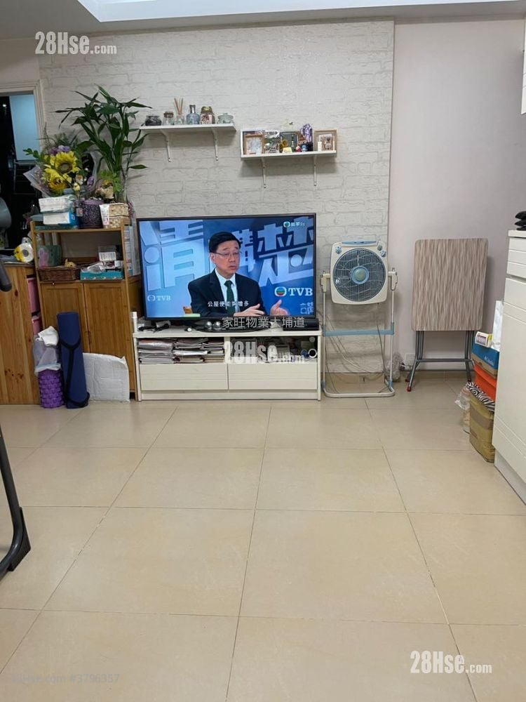 Ample Building Sell 2 Bedrooms , 1 Bathroom 452 ft²