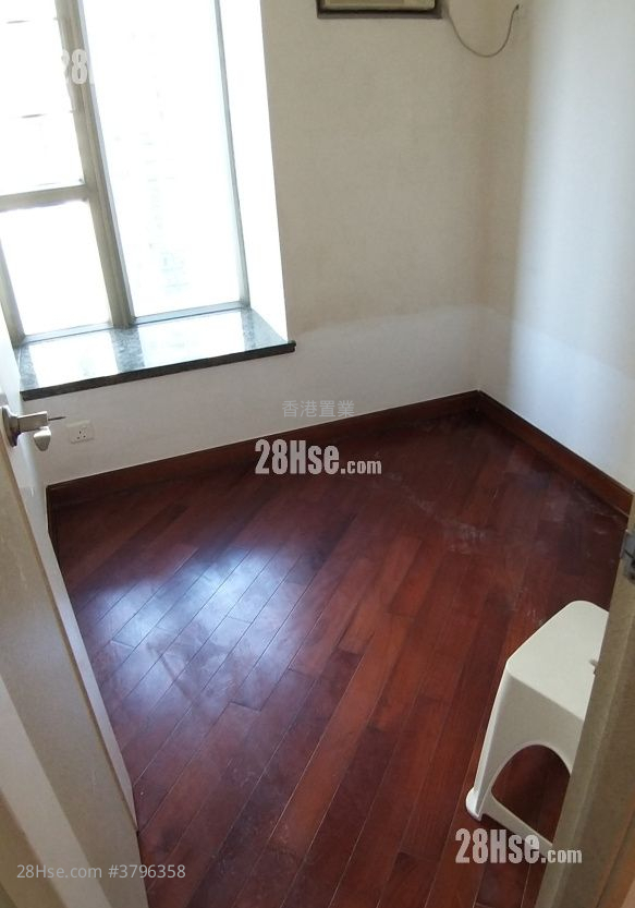 Tseung Kwan O Plaza Sell 2 Bedrooms , 1 Bathroom 432 ft²