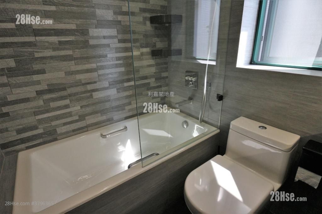 岚山 售盘 3 房 , 3 浴室 845 平方尺