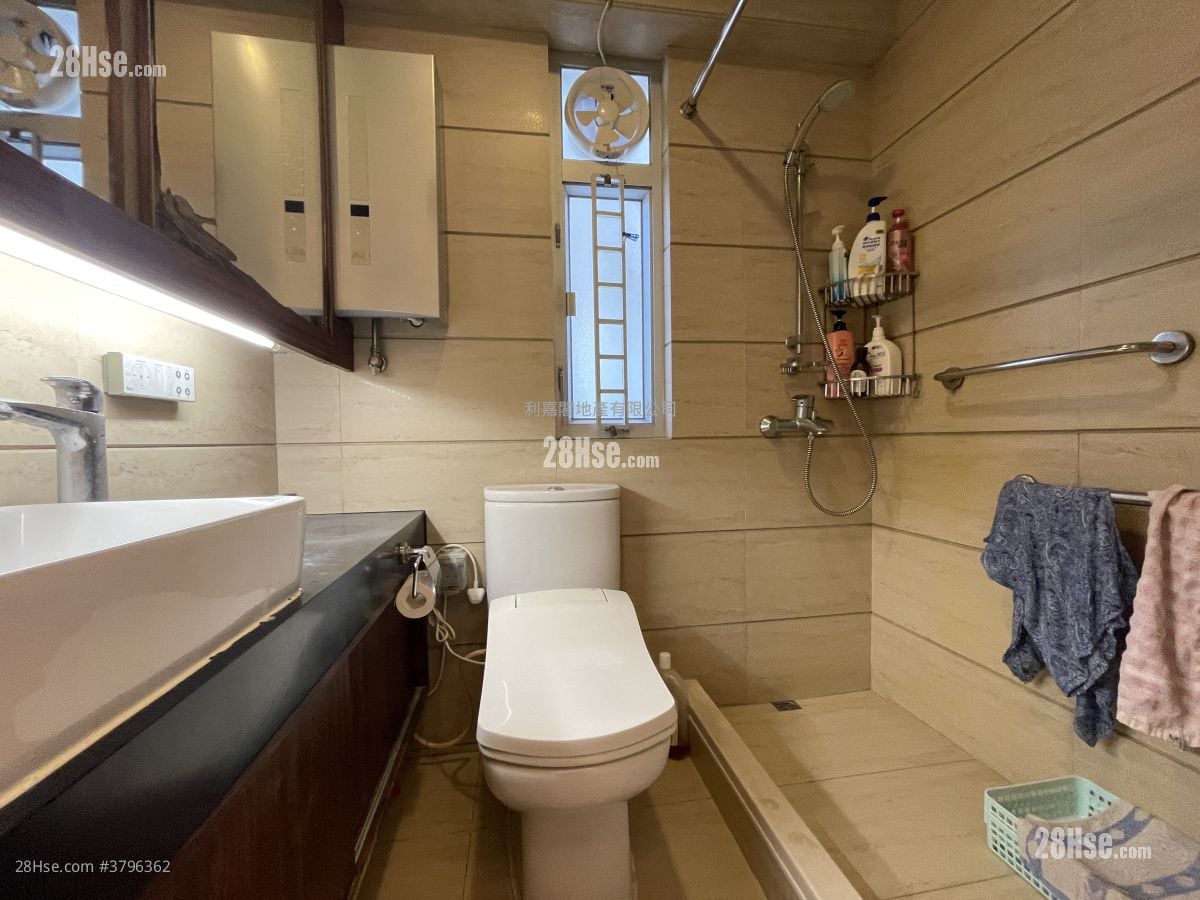 Kornhill Garden Sell 3 Bedrooms , 1 Bathroom 592 ft²