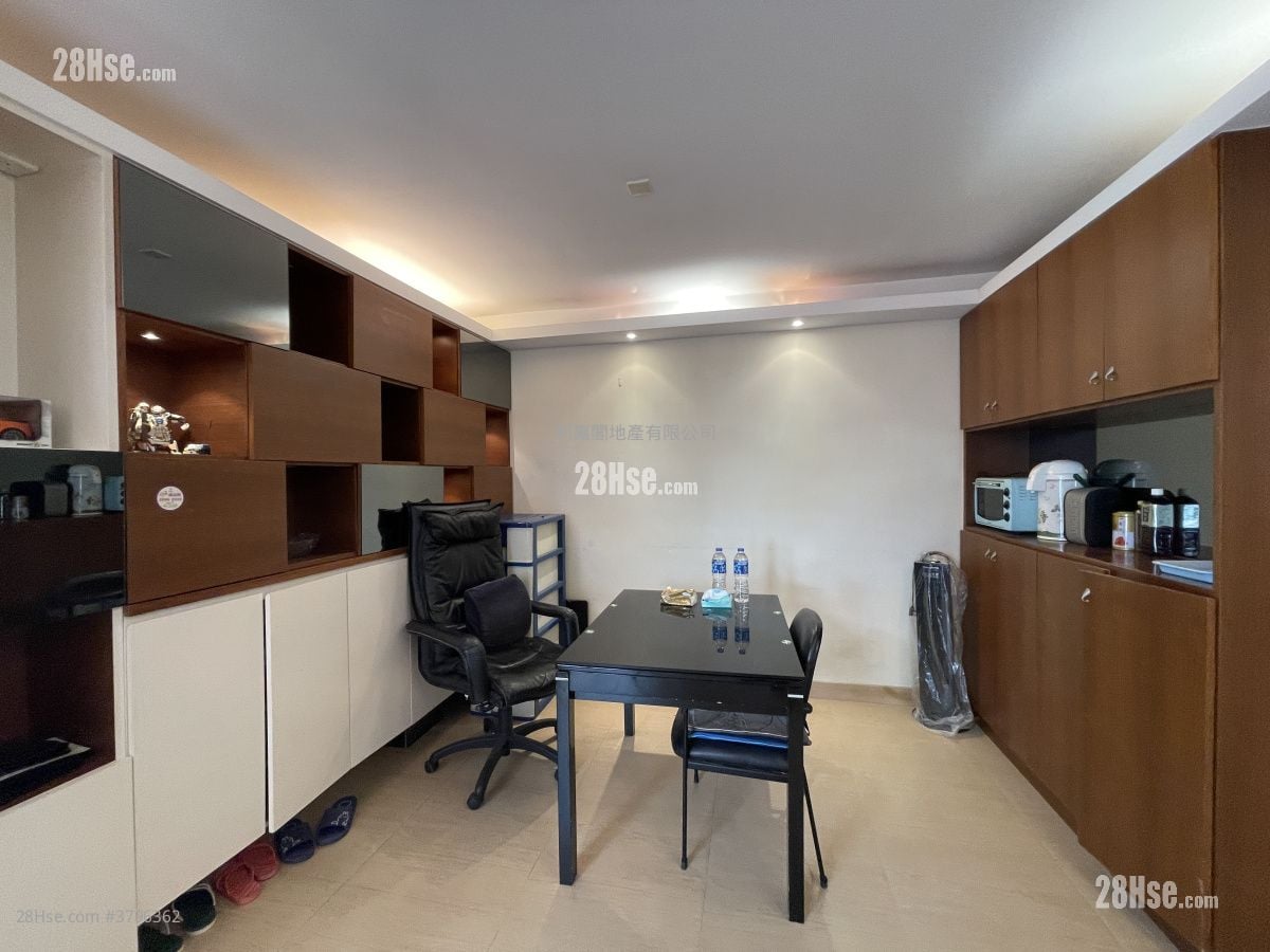 Kornhill Garden Sell 3 Bedrooms , 1 Bathroom 592 ft²