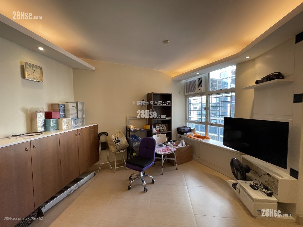 Kornhill Garden Sell 3 Bedrooms , 1 Bathroom 592 ft²