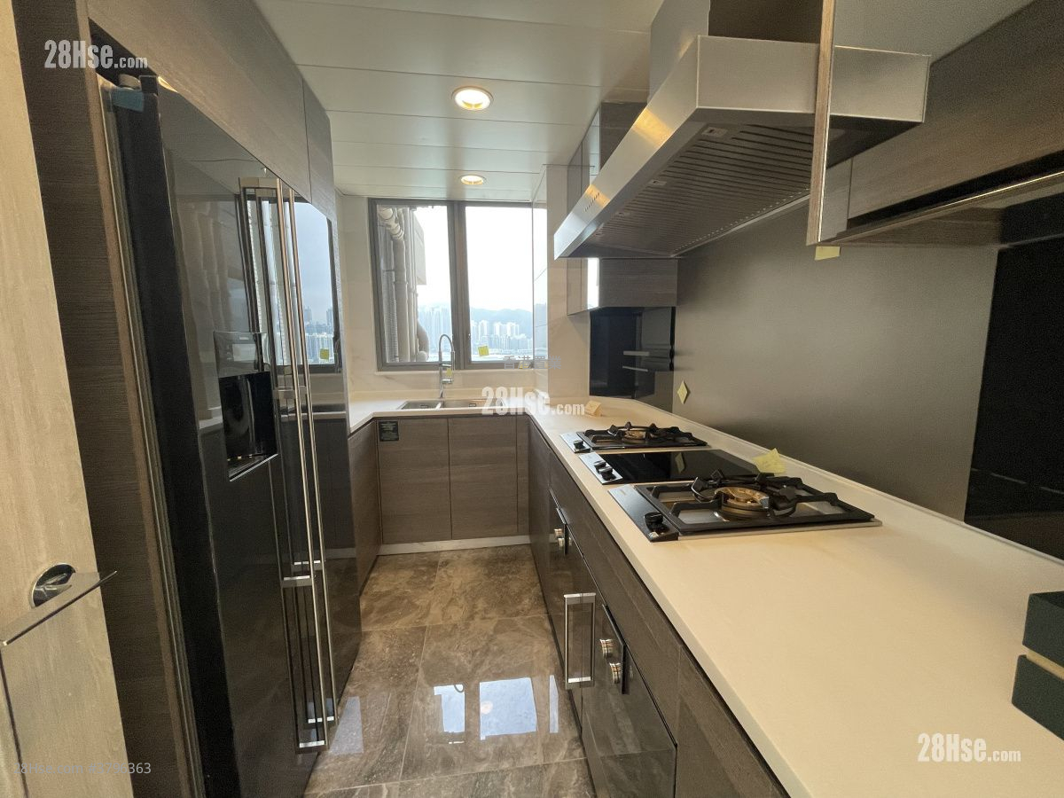 Sea To Sky Sell 4 Bedrooms , 2 Bathrooms 1,057 ft²