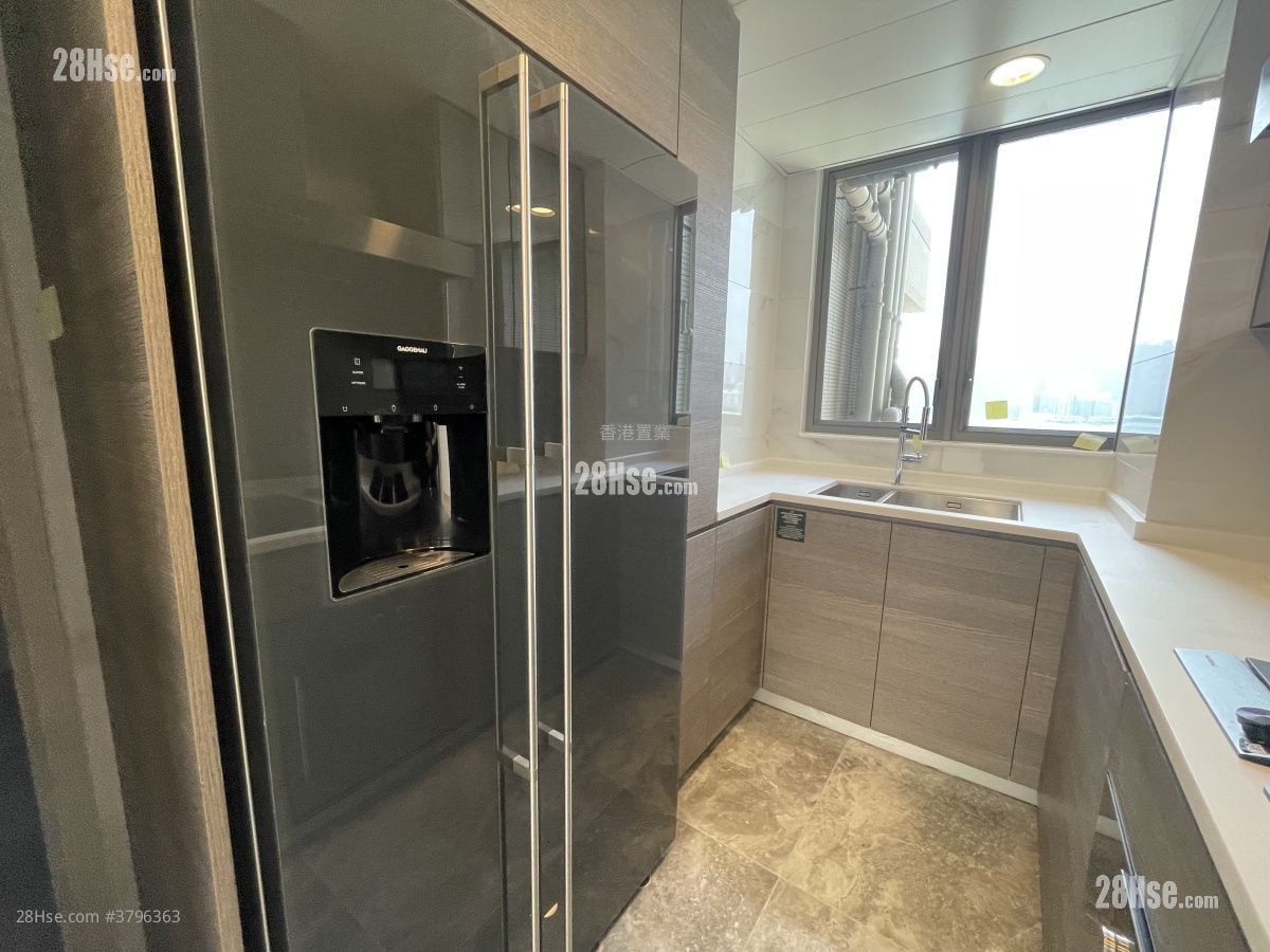 Sea To Sky Sell 4 Bedrooms , 2 Bathrooms 1,057 ft²