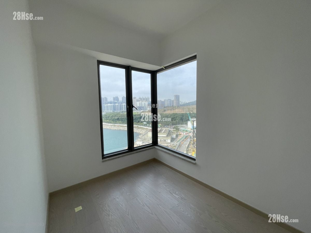 Sea To Sky Sell 4 Bedrooms , 2 Bathrooms 1,057 ft²