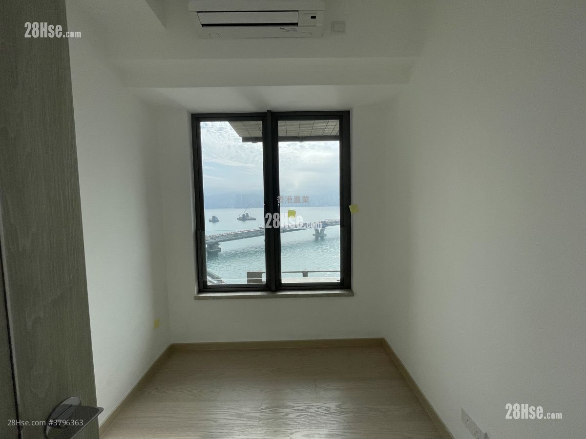 Sea To Sky Sell 4 Bedrooms , 2 Bathrooms 1,057 ft²