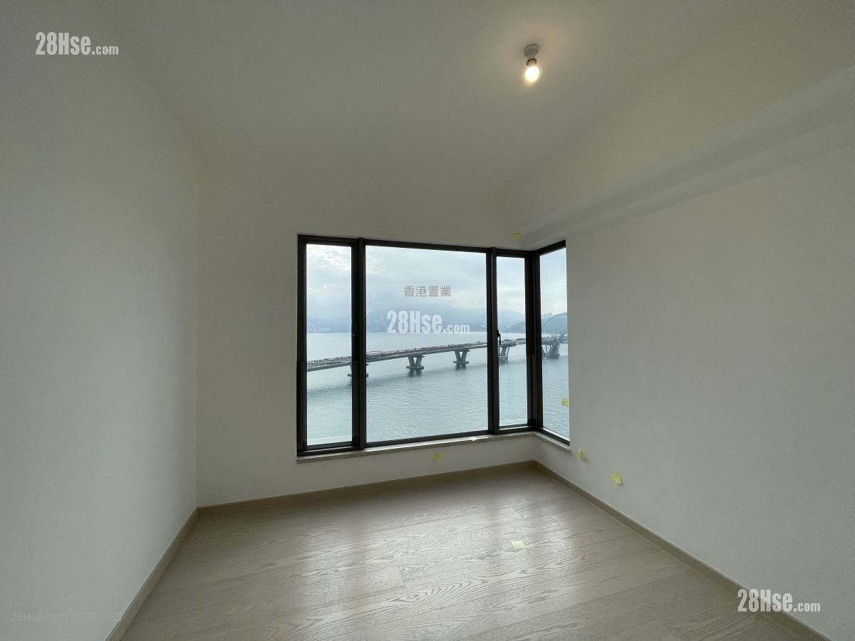 Sea To Sky Sell 4 Bedrooms , 2 Bathrooms 1,057 ft²