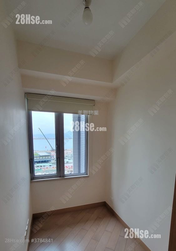 bedroom 2: Century Link Rental 3 Bedrooms , 2 Bathrooms 601 ft²