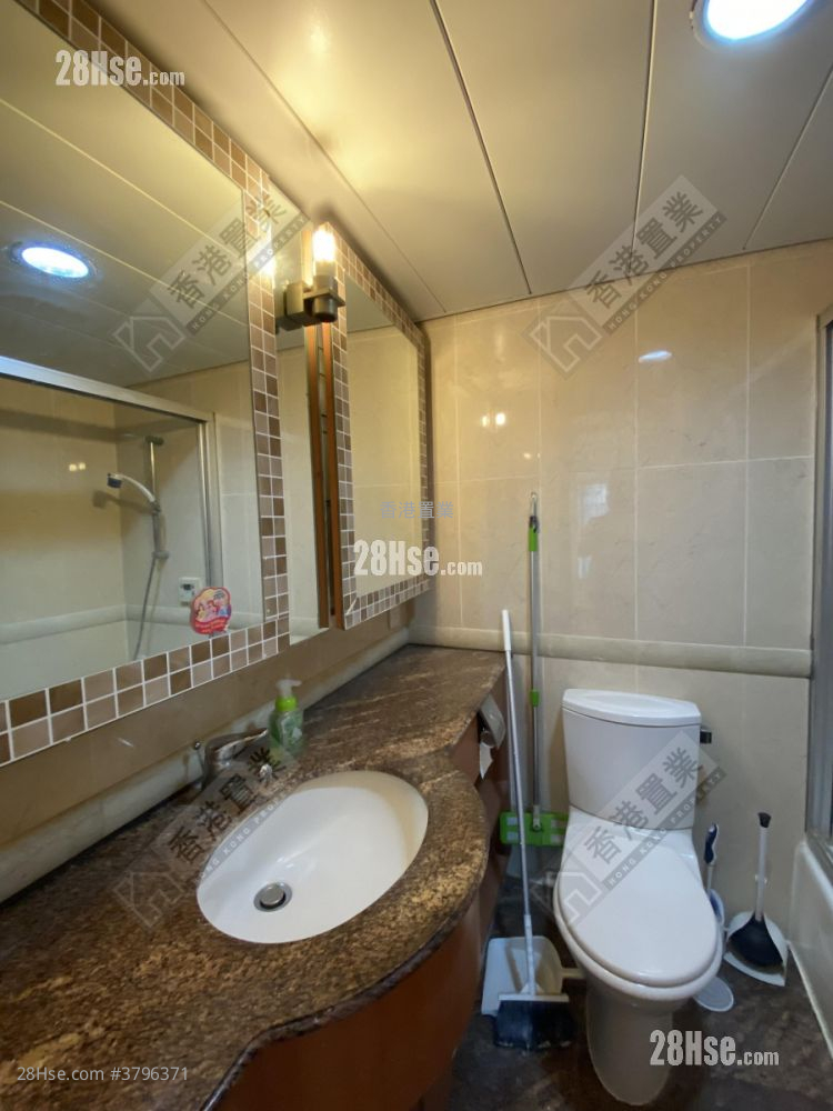 Park Central Sell 2 Bedrooms , 1 Bathroom 467 ft²