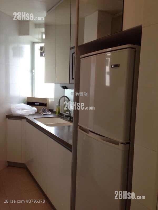 领都 售盘 4 房 , 2 浴室 805 平方尺