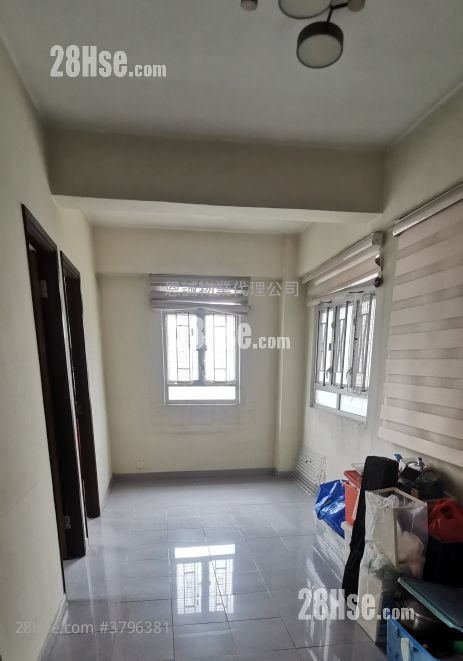 Far East Consortium Yuen Long Building Sell 2 Bedrooms , 1 Bathroom 313 ft²