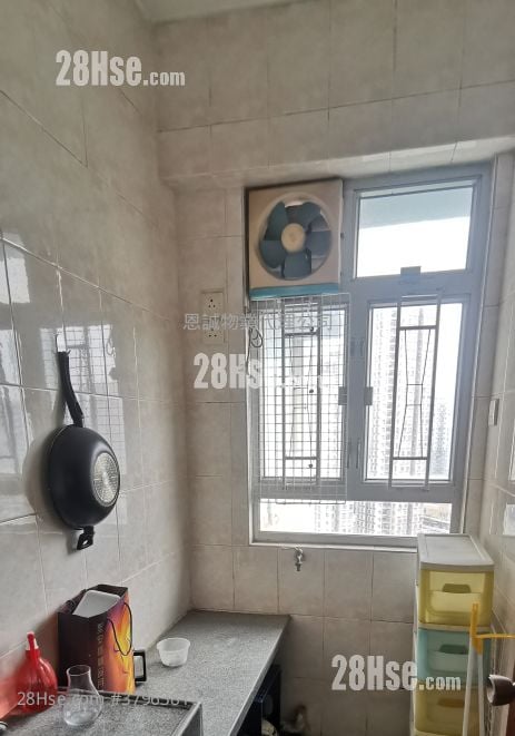 Far East Consortium Yuen Long Building Sell 2 Bedrooms , 1 Bathroom 313 ft²