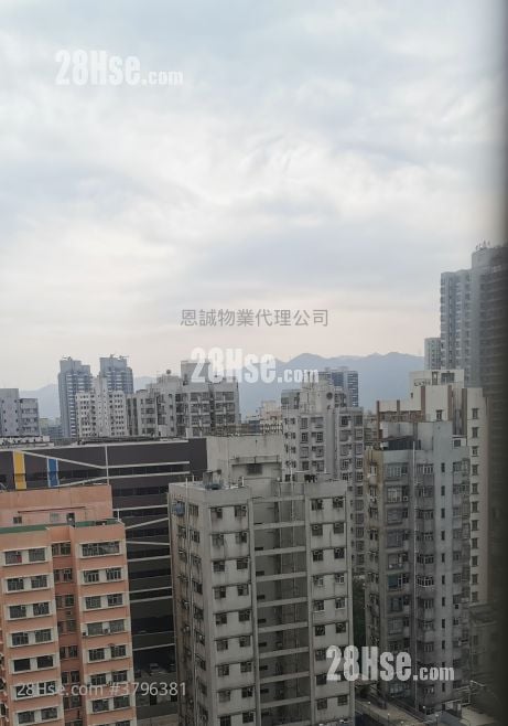 Far East Consortium Yuen Long Building Sell 2 Bedrooms , 1 Bathroom 313 ft²