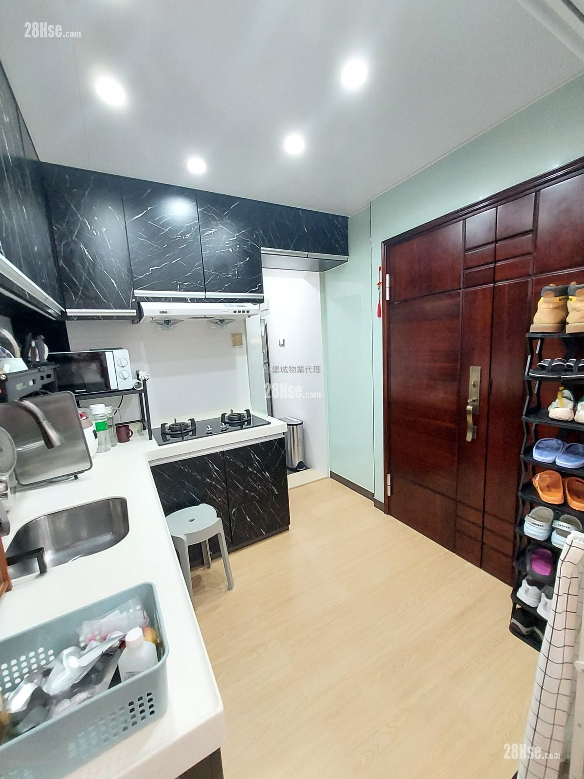 Hong Lam Court Sell 2 Bedrooms , 1 Bathroom 401 ft²