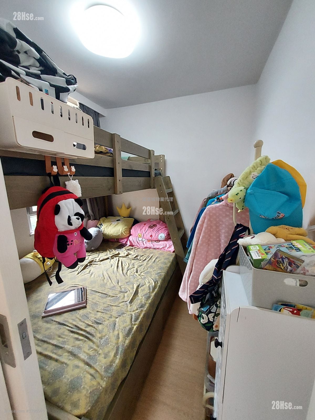 Hong Lam Court Sell 2 Bedrooms , 1 Bathroom 401 ft²