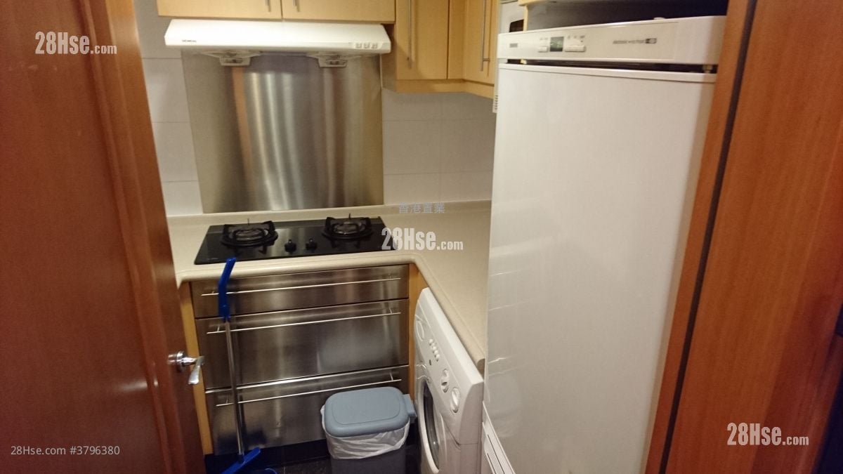 Park Central Sell 2 Bedrooms , 1 Bathroom 438 ft²